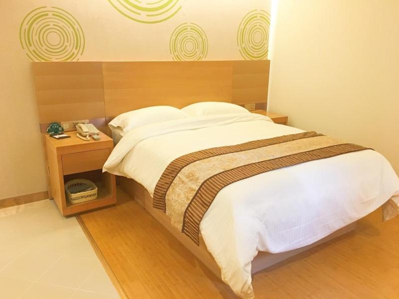 Greentree Inn Jiangxi Fuzhou Gandong Bridge Express Hotel Екстер'єр фото