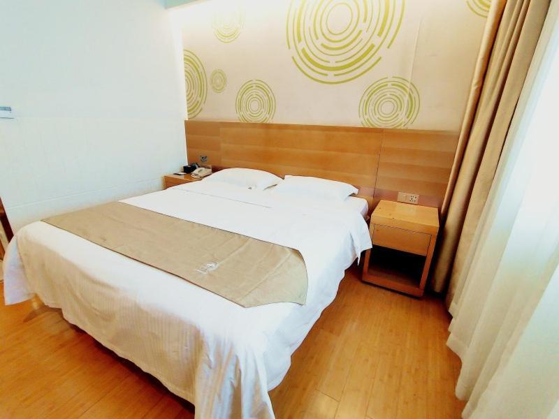 Greentree Inn Jiangxi Fuzhou Gandong Bridge Express Hotel Екстер'єр фото